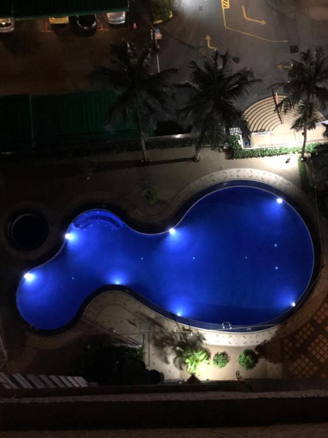 Beach Resort Home Stay Sri Sayang Apartment Batu Ferringhi 2Bedroom Buitenkant foto