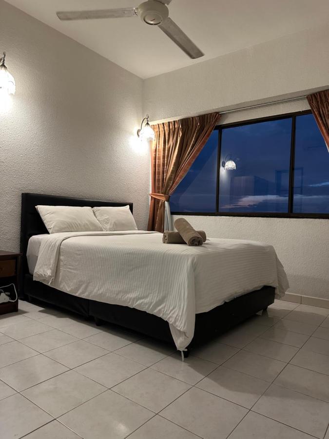 Beach Resort Home Stay Sri Sayang Apartment Batu Ferringhi 2Bedroom Buitenkant foto